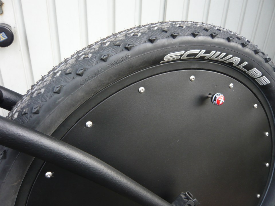 Feltrat Hinterrad-Verkleidung